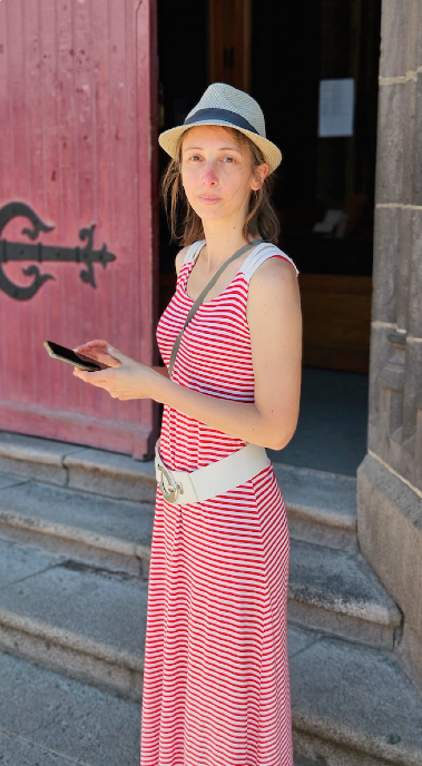 Portrait photo en pied de Joanna Lambinet